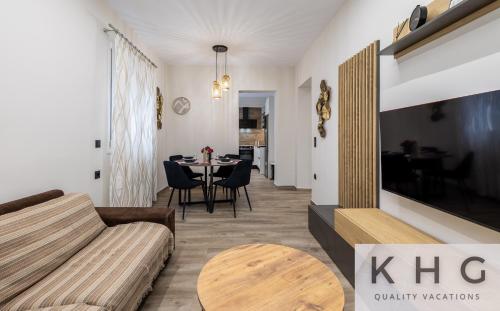 Corner apartment near Deboset bridge