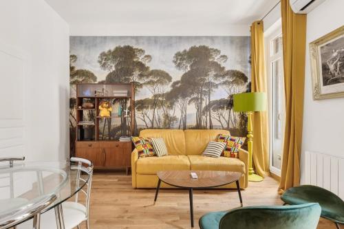 Stylish 1BR flat near Chartreux metro station