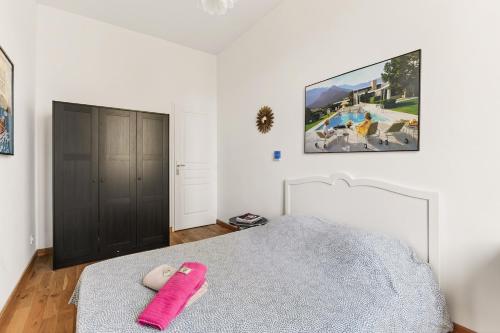 Stylish 1BR flat near Chartreux metro station