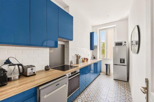 Stylish 1BR flat near Chartreux metro station