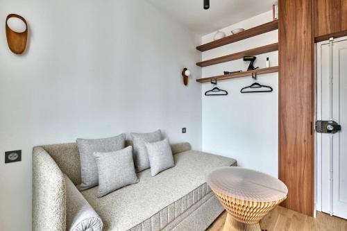 Canal Saint-Martin 10th Design & Refined Studio managed by Mey Agency
