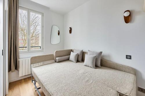 Canal Saint-Martin 10th Design & Refined Studio managed by Mey Agency