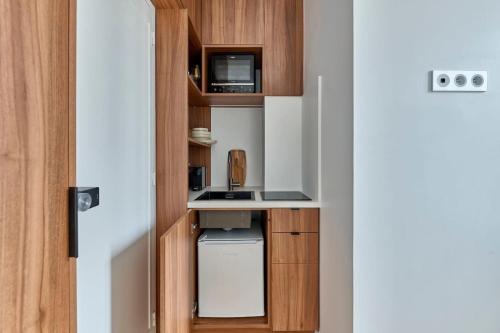Canal Saint-Martin 10th Design & Refined Studio managed by Mey Agency