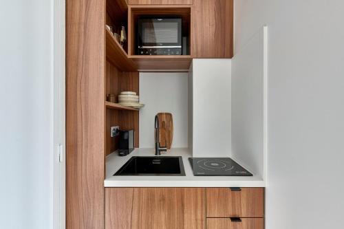 Canal Saint-Martin 10th Design & Refined Studio managed by Mey Agency