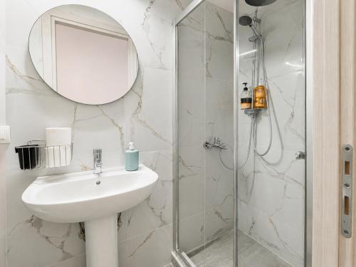 Valaoritou Luxury Jacuzzi by Dimcol 2