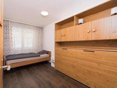 Bright 2BR Davos Apt with Parking and Balcony