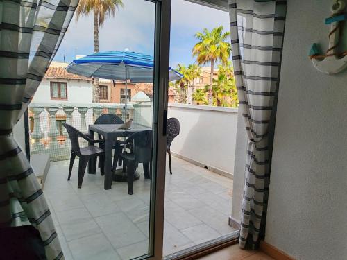 APARTMENT, BEACH FRONT COMPLEX ,ROOF-TERRACE UK Tv