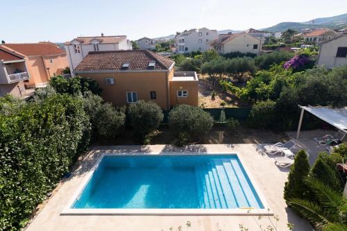 Villa 841-2