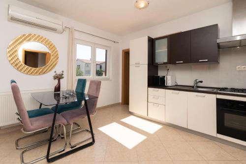 Villa 841-2