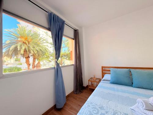 Cris Sol Heart of Los Cristianos