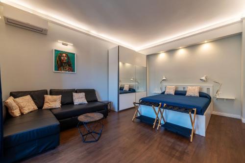GuestHost - Cozy Studio with Vatican View Balcony
