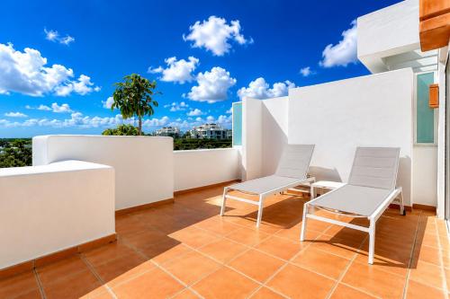 Frontline Golf Penthouse Lagoon & SPA – EHHouse photo 13