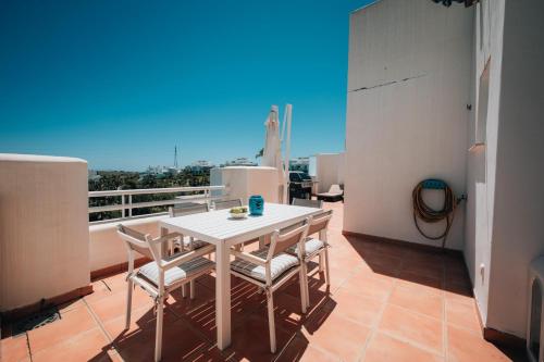 Frontline Golf Penthouse Lagoon & SPA – EHHouse photo 14