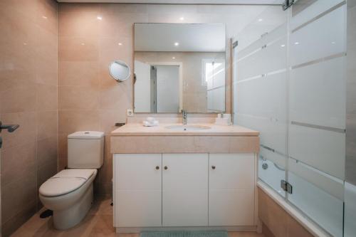 Frontline Golf Penthouse Lagoon & SPA – EHHouse photo 22