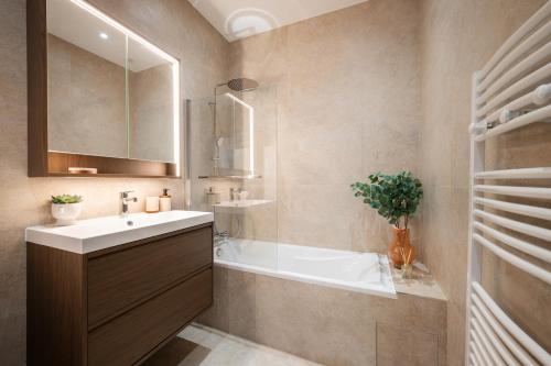 Spacious Appartment in Port of Nice