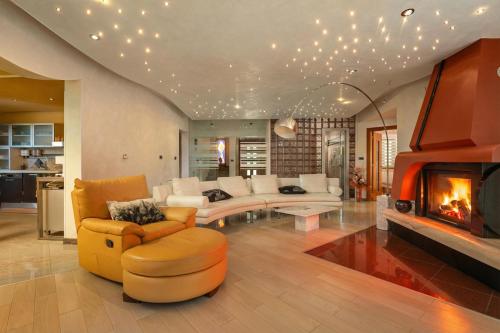 Luxury Pool Villa Rosa Magica - Happy Rentals