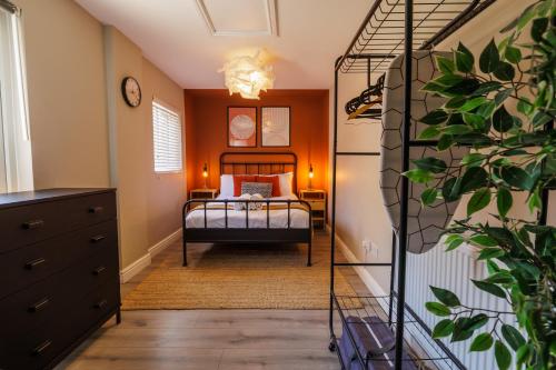 Irene Suite I Cozy 2BRM Bungalow I Sleeps 6 I Close to Principality Stadium I Cardiff Castle I Wales Millennium Centre I WiFi I Parking and Easy Access to Barry Island photo 22