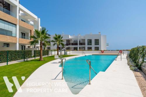 Private Garden Apartment - Pool Access and Terrace Near Carvajal Beach, Fuengirola