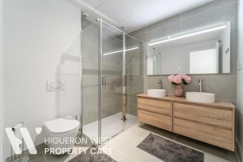 Private Garden Apartment - Pool Access and Terrace Near Carvajal Beach, Fuengirola