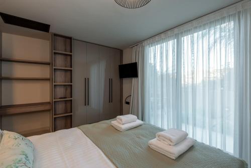 Naeva Luxury Apartments - Garden