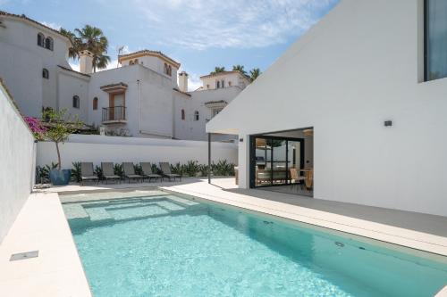 Beachside Villa 8 Ensuite 2 Private Pools