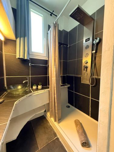 Lovely 3 rooms Nice riquier next to Port with AC!