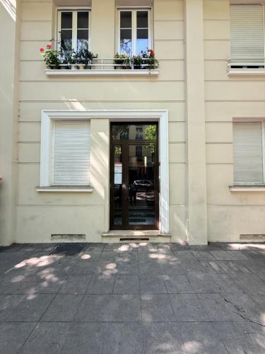 Lovely 3 rooms Nice riquier next to Port with AC!