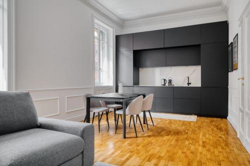 Central and Modern 2BR Apartment - Garibaldi Isola