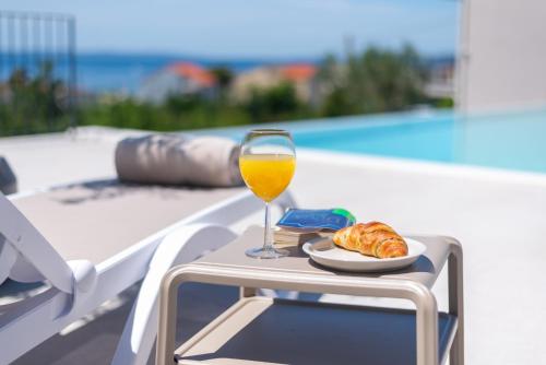 Villa Court & Sea Private Tennis Court & Pool