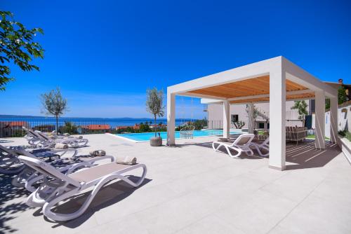 Villa Court & Sea Private Tennis Court & Pool