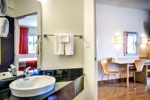 Ванная комната в Motel 6-Missoula, MT