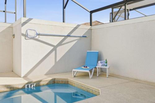 Large vacation home with pool access photo 36