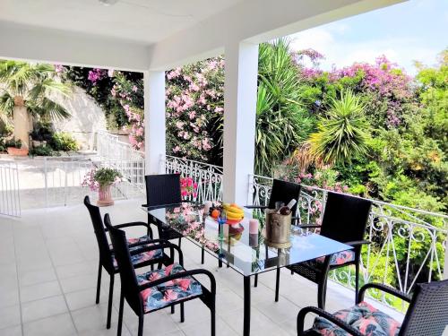 Daria sea view house