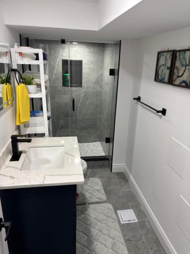 Gallery image of Luxury Guest Suite in Thorold