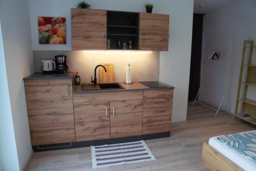 Foto Lemon Yard Apartments 2
