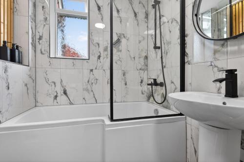 Close to Media City-Old Trafford - 5 Bedroom House photo 48