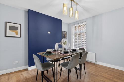 Close to Media City-Old Trafford - 5 Bedroom House photo 9