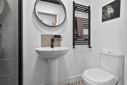 Close to Media City-Old Trafford - 5 Bedroom House photo 44