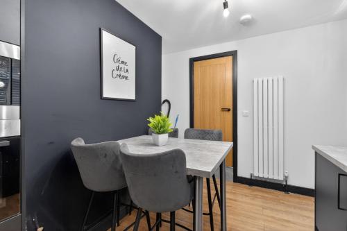 Close to Media City-Old Trafford - 5 Bedroom House photo 18