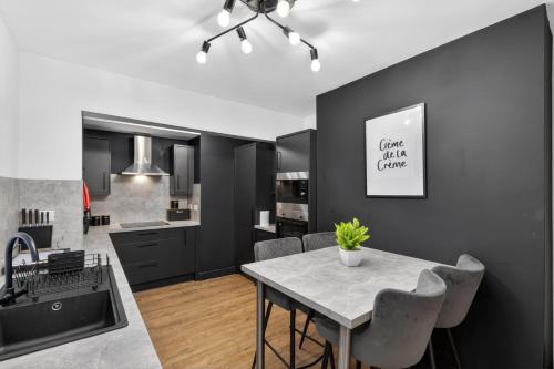Close to Media City-Old Trafford - 5 Bedroom House photo 22