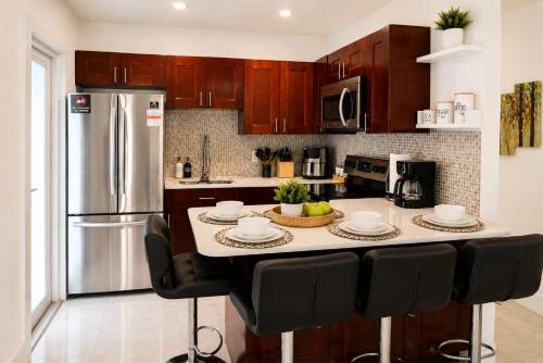 Miami 2BR Home l Jackson Hospital l Parking photo 18