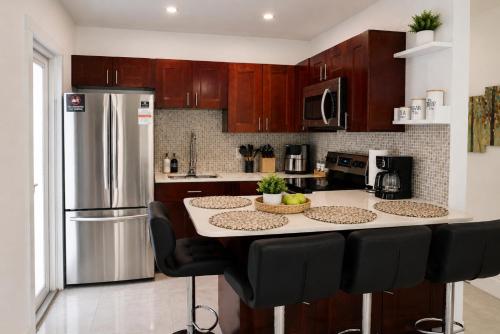 Miami 2BR Home l Jackson Hospital l Parking photo 19