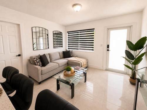 Miami 2BR Home l Jackson Hospital l Parking photo 13