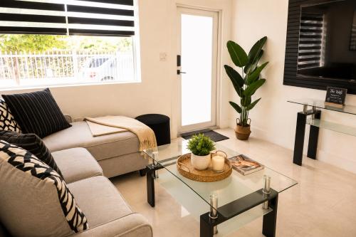 Miami 2BR Home l Jackson Hospital l Parking photo 11