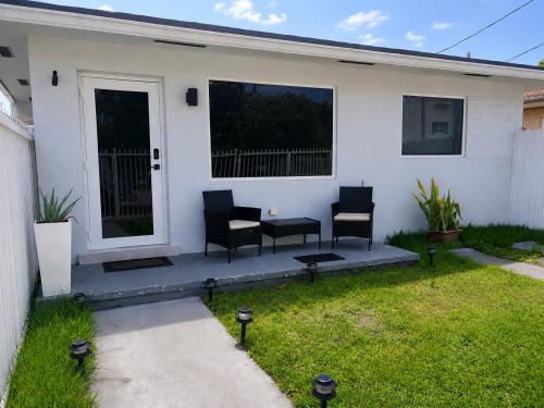 Miami 2BR Home l Jackson Hospital l Parking photo 7