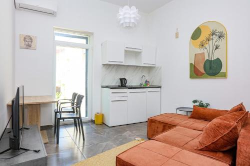 Apartments with parking space Sibenik - 26011