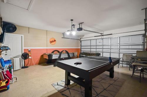 4BR Villa Private Pool and Game Room near Disney photo 9