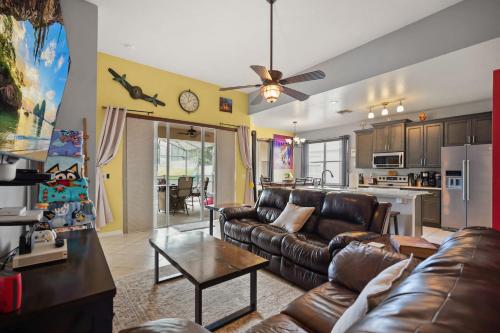 4BR Villa Private Pool and Game Room near Disney photo 12