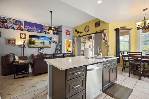 4BR Villa Private Pool and Game Room near Disney photo 14