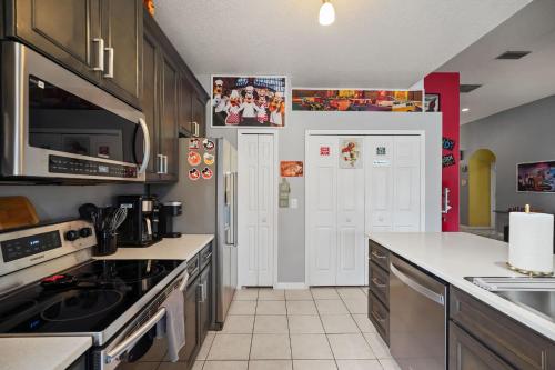 4BR Villa Private Pool and Game Room near Disney photo 15